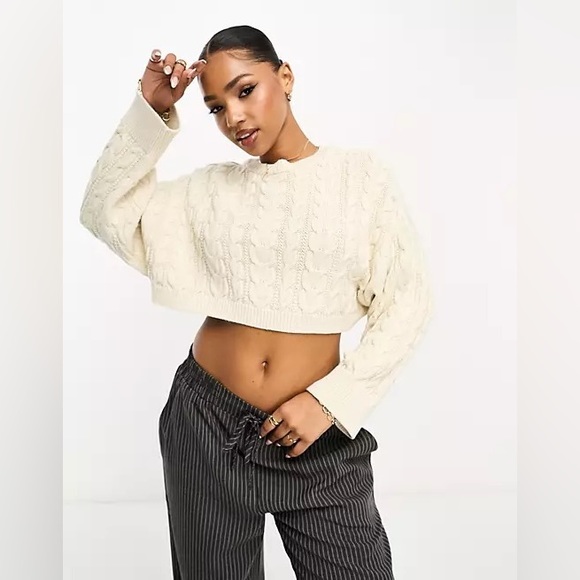 Pull&Bear | Cable Knit Crop Sweater - Picture 2 of 11
